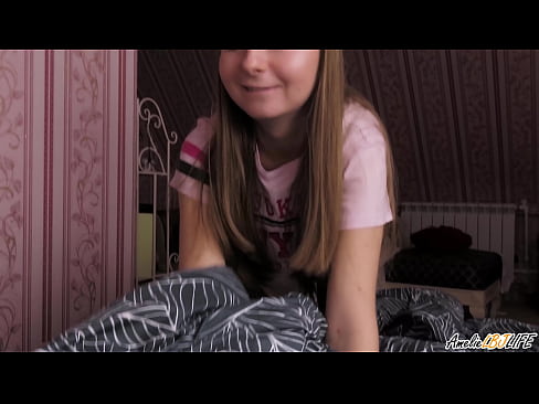 ❤️ Blondie saugt ihre BFF's tief und bekommt Sperma in den Mund ☑ Super porn bei uns ☑