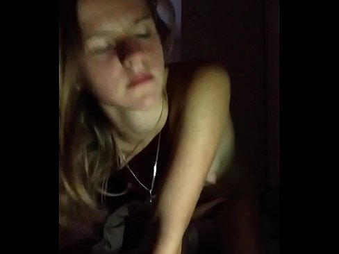 ❤️ Ein Mädchen masturbiert und wichst ☑ Super porn bei uns ☑